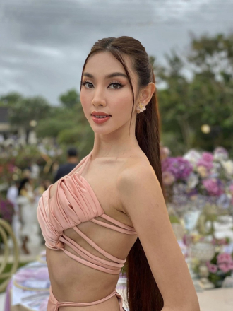 Hoa hậu Thùy Tiên khoe sắc với đầm cut out nóng bỏng